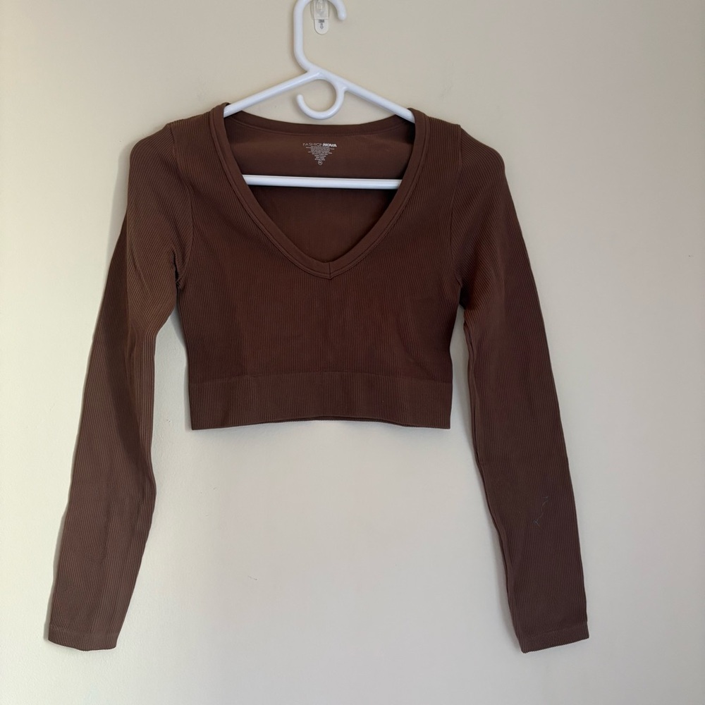Fashion Nova M/L Brown Long Sleeve Crop Top